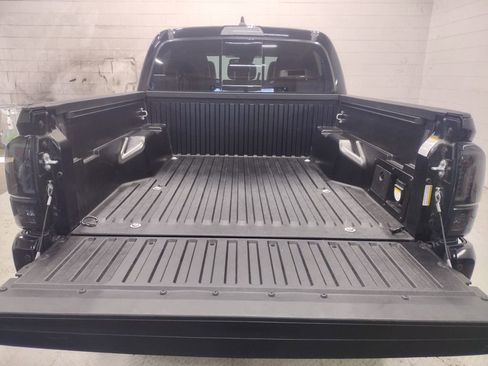 Used 2022 Toyota Tacoma TRD Pro AWD/4WD image 14