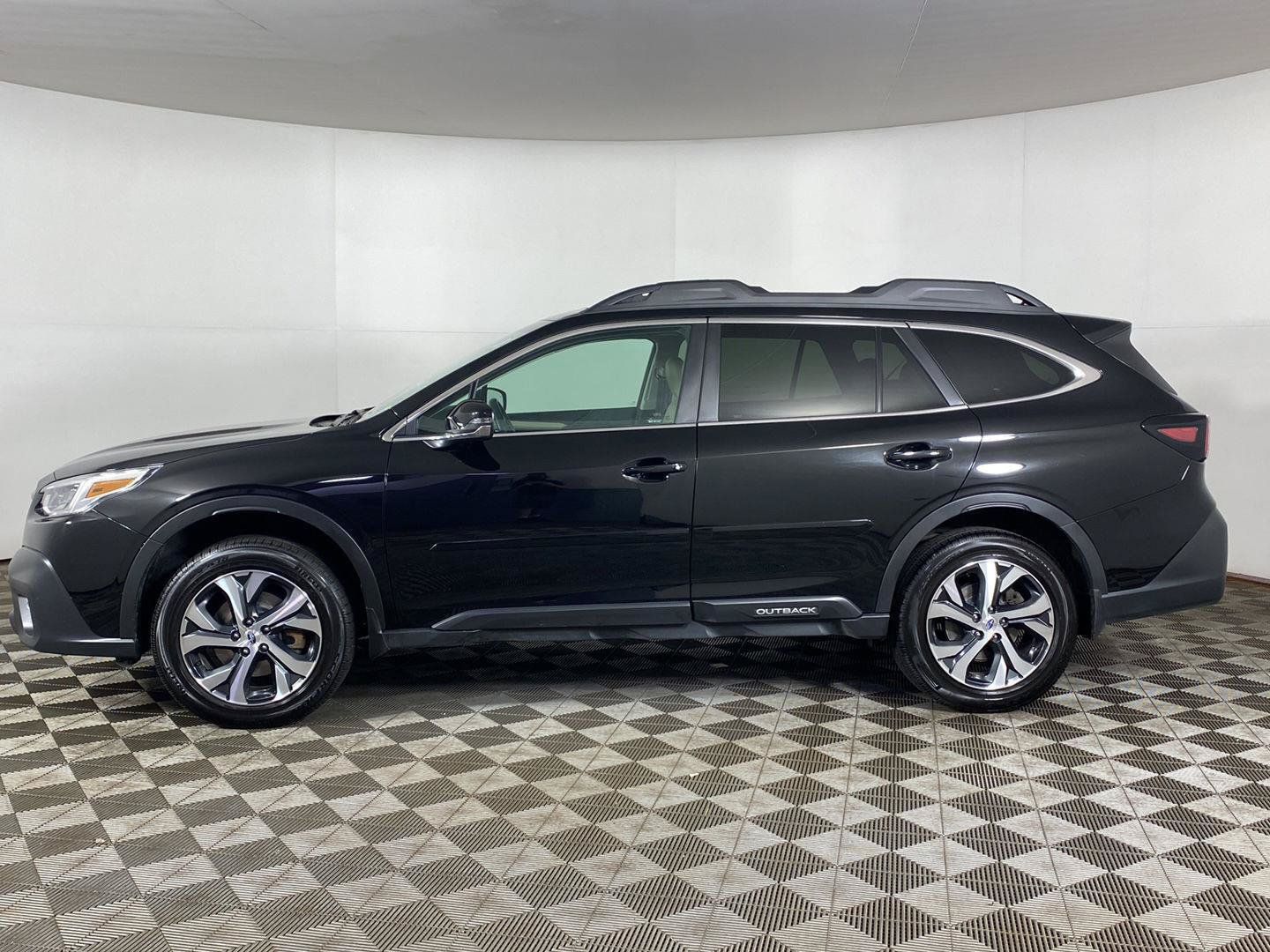 Used 2022 Subaru Outback Limited AWD/4WD image 3
