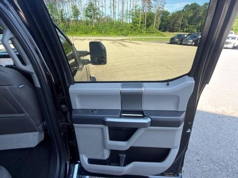 Used 2022 Ford F250 XLT w/ XLT Premium Package AWD/4WD image 18