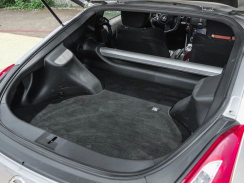Used 2014 Nissan 370Z Coupe RWD image 36