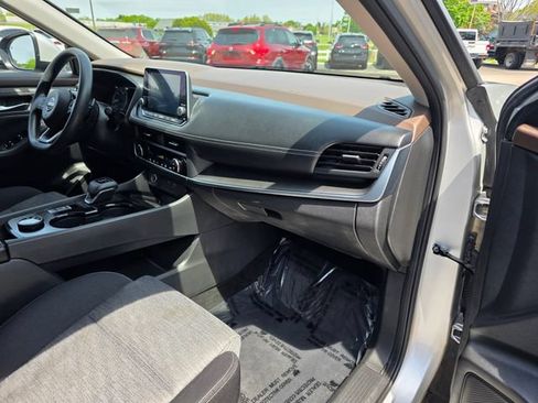 Used 2023 Nissan Rogue SV AWD/4WD image 10