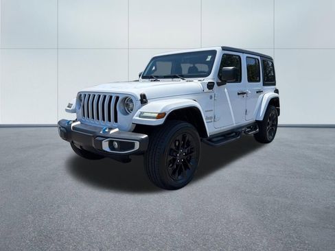 Used 2022 Jeep Wrangler Unlimited Sahara w/ Cold Weather Group AWD/4WD image 2
