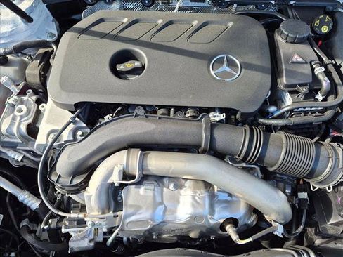 New 2026 Mercedes-Benz GLB 250 image 15