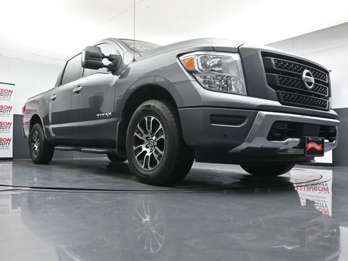Used 2021 Nissan Titan SV w/ SV Convenience Package AWD/4WD image 18