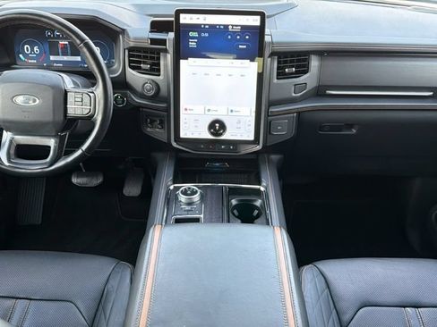 Used 2023 Ford Expedition Max Platinum RWD image 28
