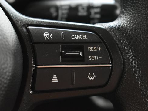 Used 2025 Honda HR-V LX image 18