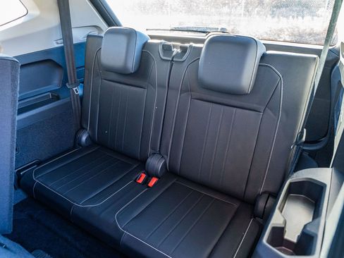 Used 2023 Volkswagen Tiguan SE image 19