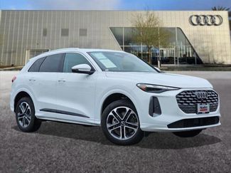 Used 2025 Audi Q5 Premium w/ Convenience Package video 1
