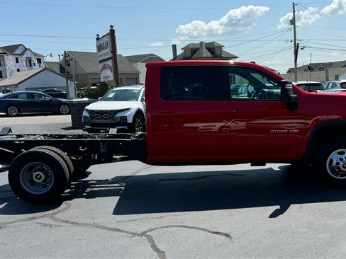 Used 2021 Chevrolet Silverado 3500 LT w/ Convenience Package image 6
