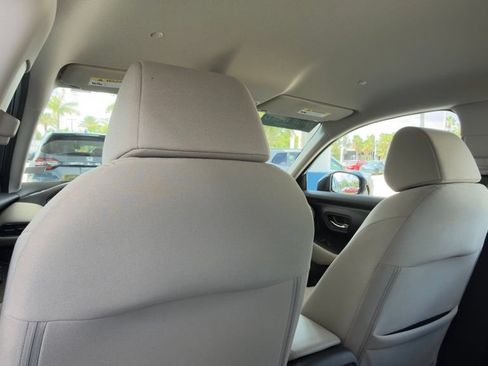 Used 2025 Honda HR-V LX image 7