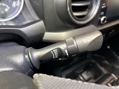 Used 2020 Toyota Tacoma TRD Off-Road image 28