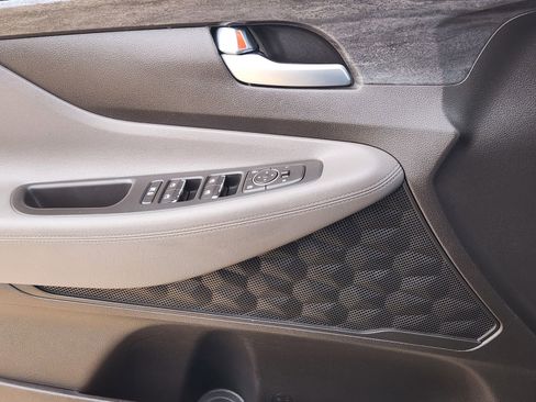 Used 2019 Hyundai Santa Fe SEL image 26