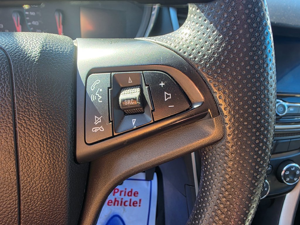 Used 2021 Chevrolet Trax LT AWD/4WD image 29