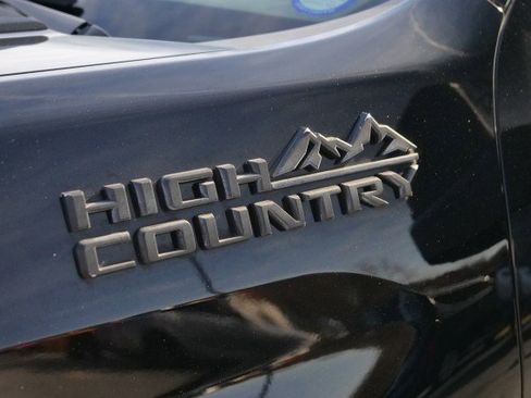 Used 2022 Chevrolet Silverado 2500 High Country w/ Z71 Off-Road Package image 45