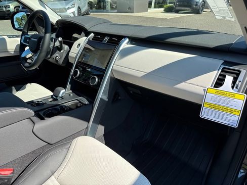 New 2026 Land Rover Discovery Dynamic SE AWD/4WD image 20