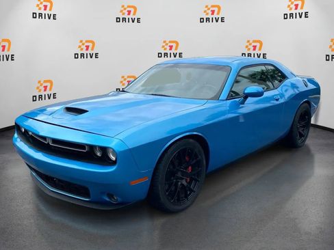 Used 2015 Dodge Challenger SRT w/ Technology Group RWD image 1