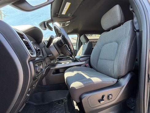 Used 2019 RAM 1500 Big Horn AWD/4WD image 12