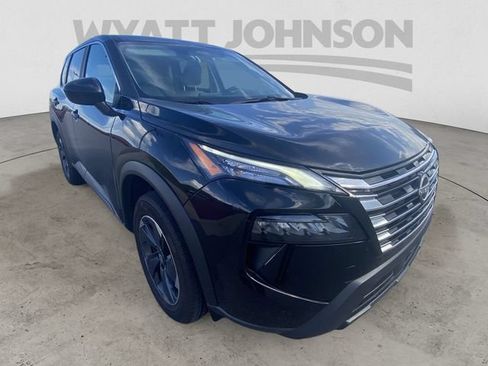 Used 2025 Nissan Rogue SV FWD image 13