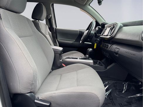 Used 2018 Toyota Tacoma SR5 image 20