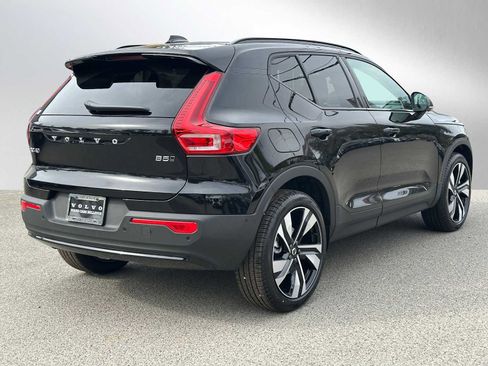 New 2026 Volvo XC40 B5 Ultra w/ Climate Package AWD/4WD image 3