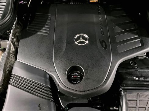 Used 2024 Mercedes-Benz GLS 450 4MATIC image 30