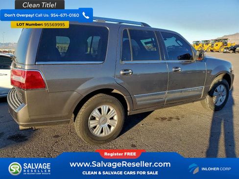 Used 2013 Lincoln Navigator 4dr Sport image 4