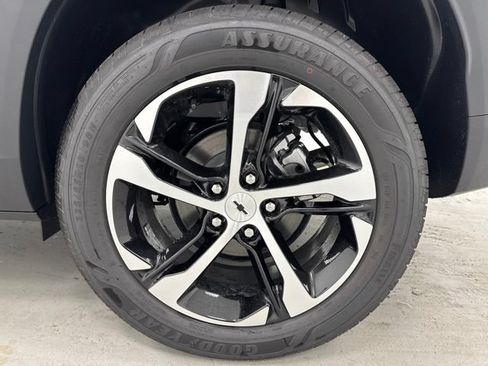 New 2026 Chevrolet Trax RS w/ Sunroof Package FWD image 33