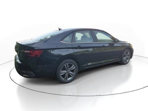 Used 2024 Volkswagen Jetta SE FWD image 5