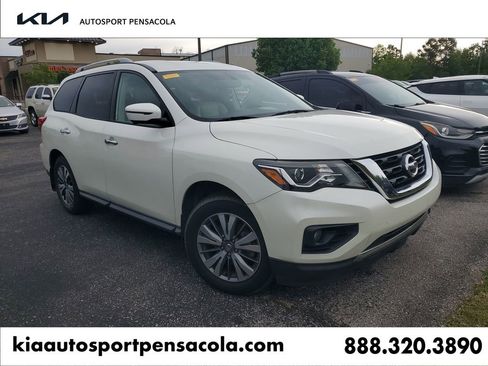 Used 2020 Nissan Pathfinder SL image 1