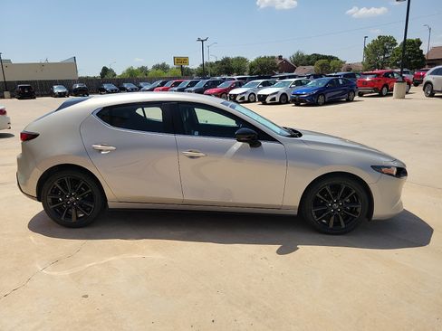 Used 2024 MAZDA MAZDA3 s FWD image 8