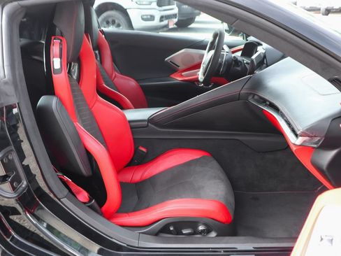 Used 2022 Chevrolet Corvette Stingray Premium Cpe w/ Z51 Performance Package RWD image 41