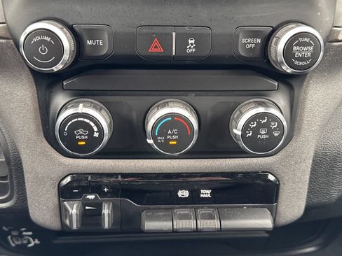 Used 2024 RAM 3500 Tradesman w/ Chrome Appearance Group AWD/4WD image 14