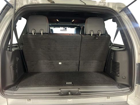 Used 2016 Ford Expedition Limited w/ Equipment Group 301A AWD/4WD image 9