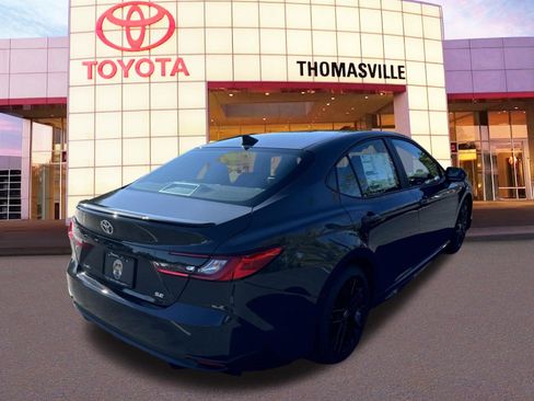 New 2025 Toyota Camry Hybrid FWD image 5
