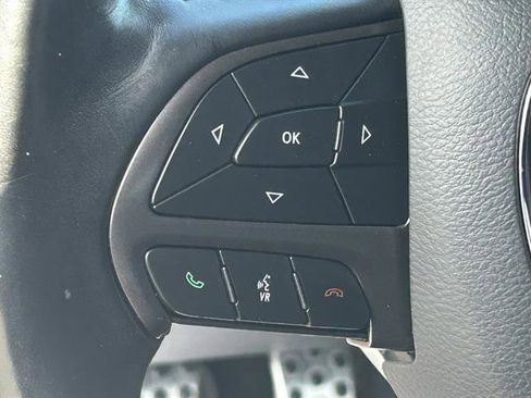 Used 2019 Dodge Challenger SXT w/ Plus Package image 13