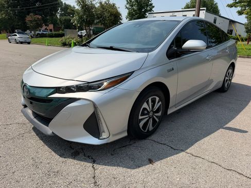Used 2017 Toyota Prius Prime Premium FWD image 8