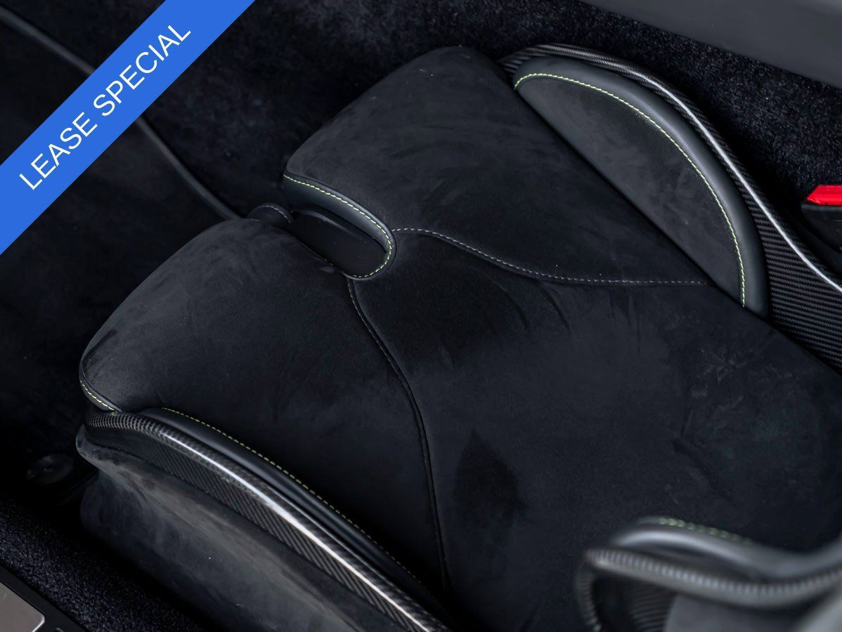 Used 2025 Aston Martin V8 Vantage Coupe RWD image 15
