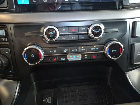 Used 2025 Ford F150 XLT w/ Equipment Group 302A MID image 34