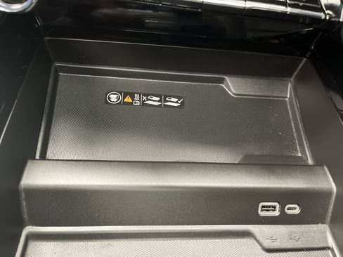 Certified 2025 Chevrolet Suburban RST w/ RST Capability Package image 29