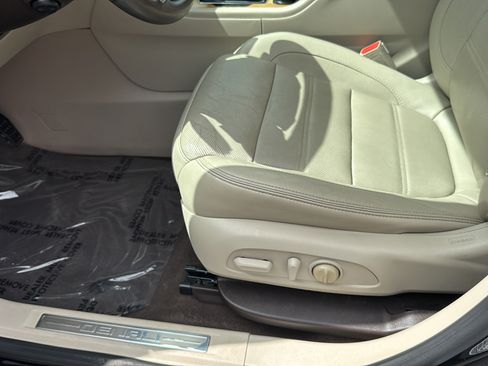 Used 2017 GMC Acadia Denali w/ Technology Package FWD image 20