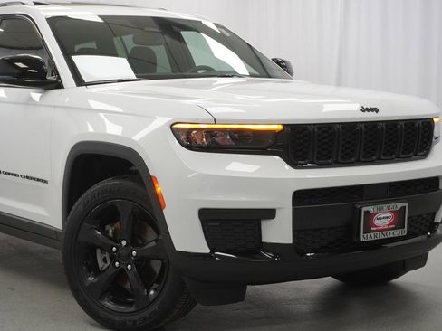 Certified 2023 Jeep Grand Cherokee L Laredo image 3