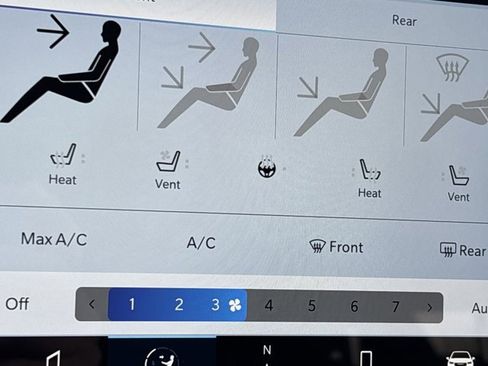 New 2026 Chrysler Pacifica Limited image 36