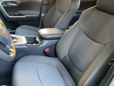 Used 2025 Toyota RAV4 LE image 29