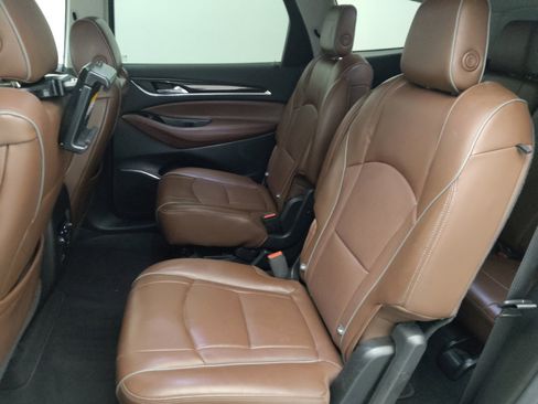 Used 2018 Buick Enclave Avenir w/ Avenir Technology Package AWD/4WD image 18
