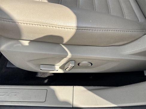 Used 2019 Ford Fusion SEL image 32