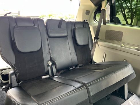Used 2019 Dodge Grand Caravan SXT FWD image 30