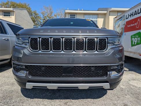 Used 2022 Jeep Wagoneer Series II image 2