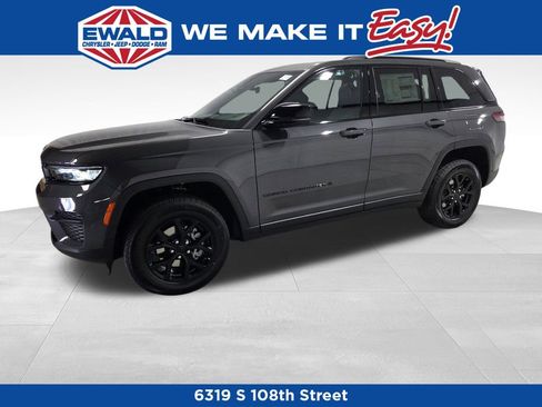 New 2025 Jeep Grand Cherokee Altitude image 13