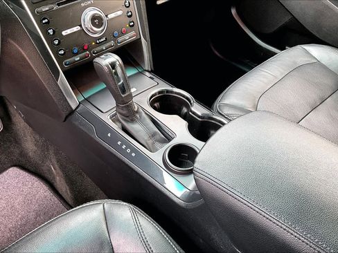 Used 2016 Ford Explorer Limited image 16