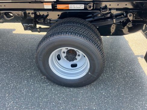 New 2026 Ford F350 XL w/ XL Chrome Package AWD/4WD image 19